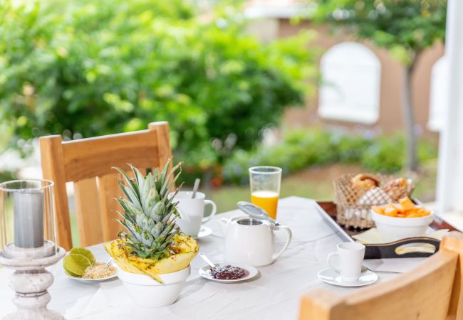 Villa à Le François - Maison Cerisier très bien équipée, environnement calme avec un accès mer Villa à Le François - Maison Cerisier très bien équipée, environnement calme avec un accès mer