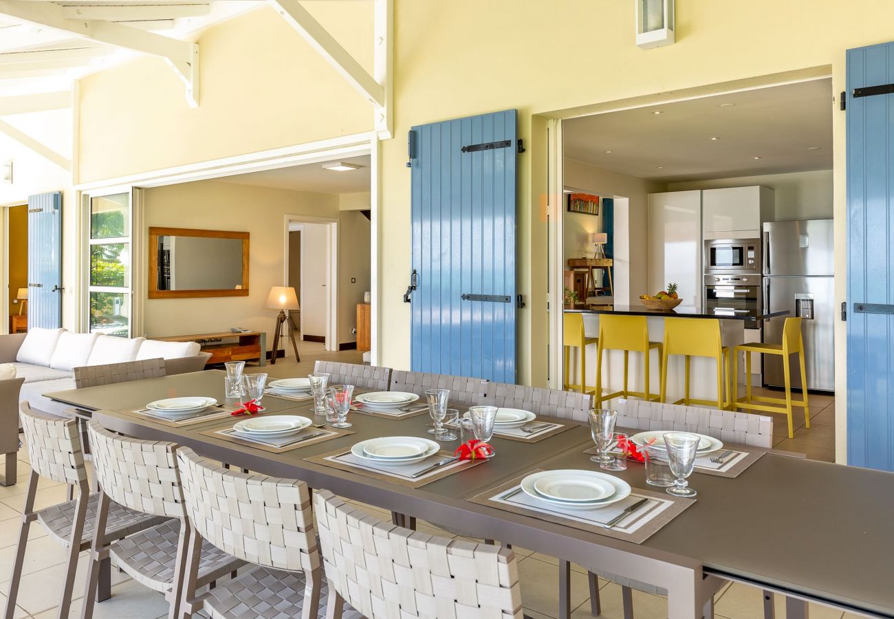 Terrasse Villa Marine, villa de luxe en Guadeloupe à Saint-François Terrasse Villa Marine, villa de luxe en Guadeloupe à Saint-François