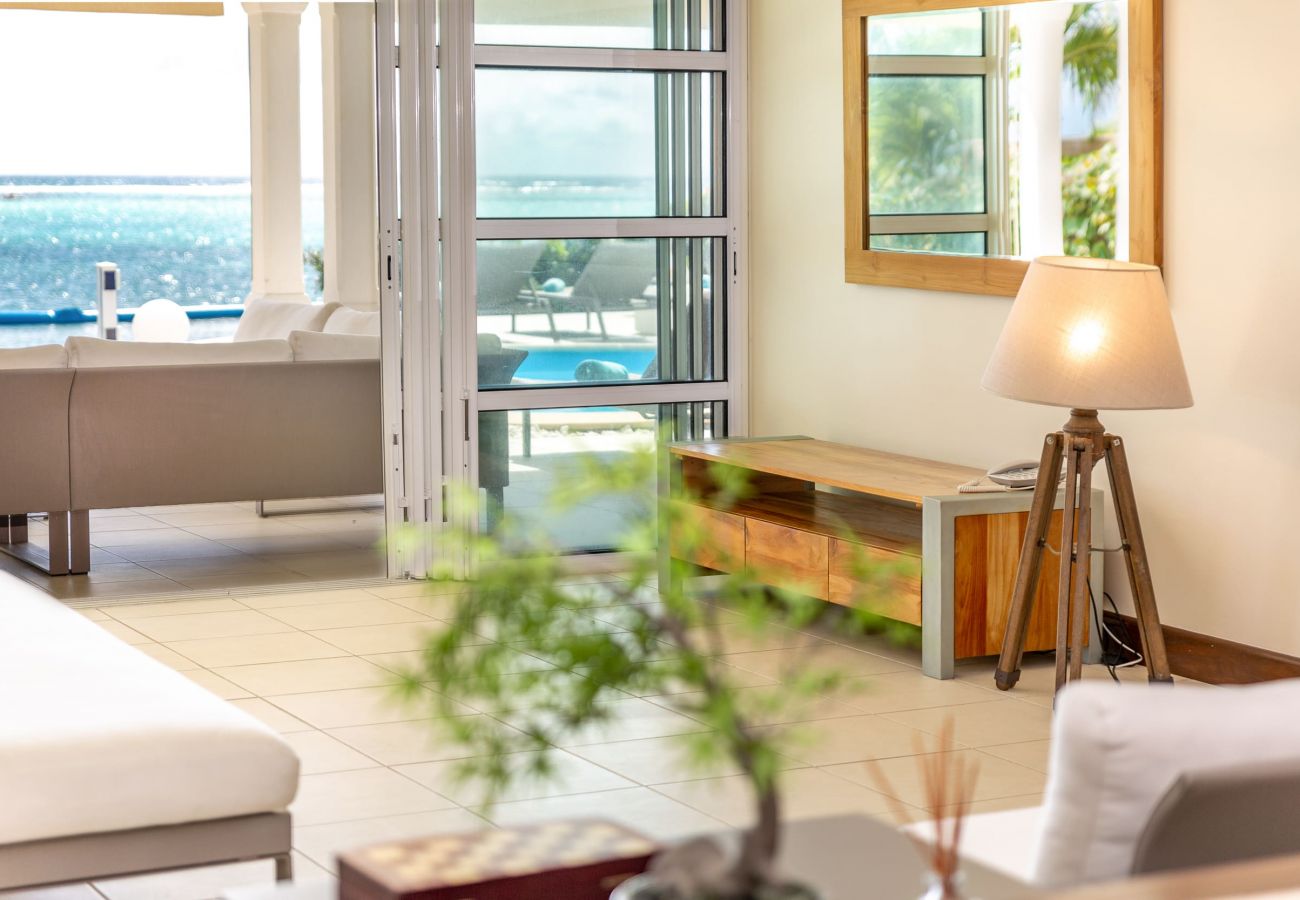 Salon Villa Marine, villa de luxe en Guadeloupe à Saint-François Salon Villa Marine, villa de luxe en Guadeloupe à Saint-François