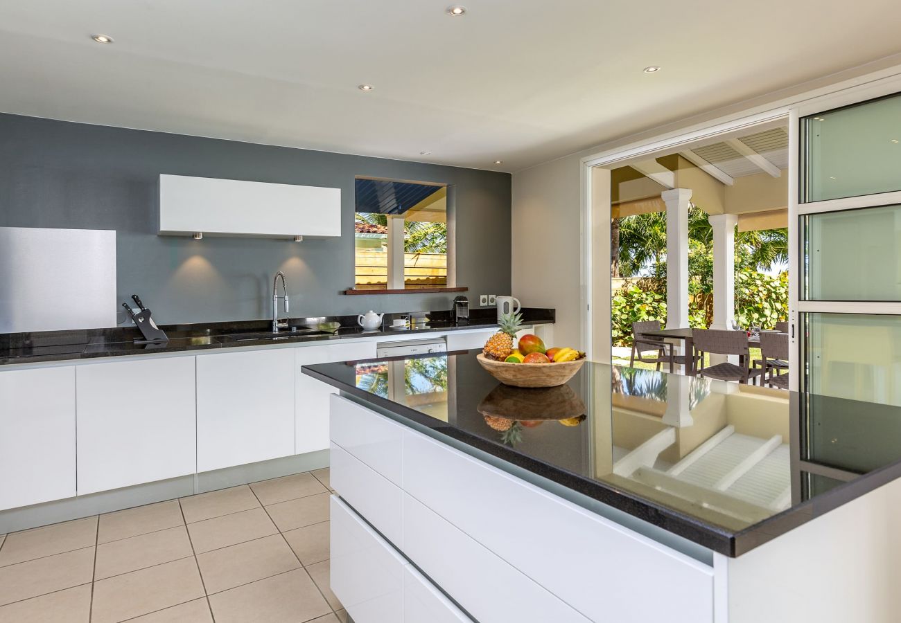 Cuisine Villa Marine, villa de luxe en Guadeloupe à Saint-François Cuisine Villa Marine, villa de luxe en Guadeloupe à Saint-François