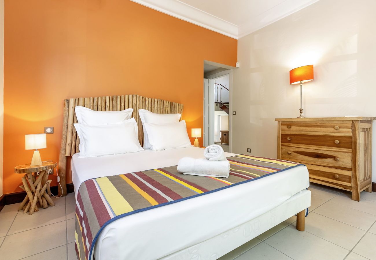 Chambre Villa Marine, villa de luxe en Guadeloupe à Saint-François Chambre Villa Marine, villa de luxe en Guadeloupe à Saint-François