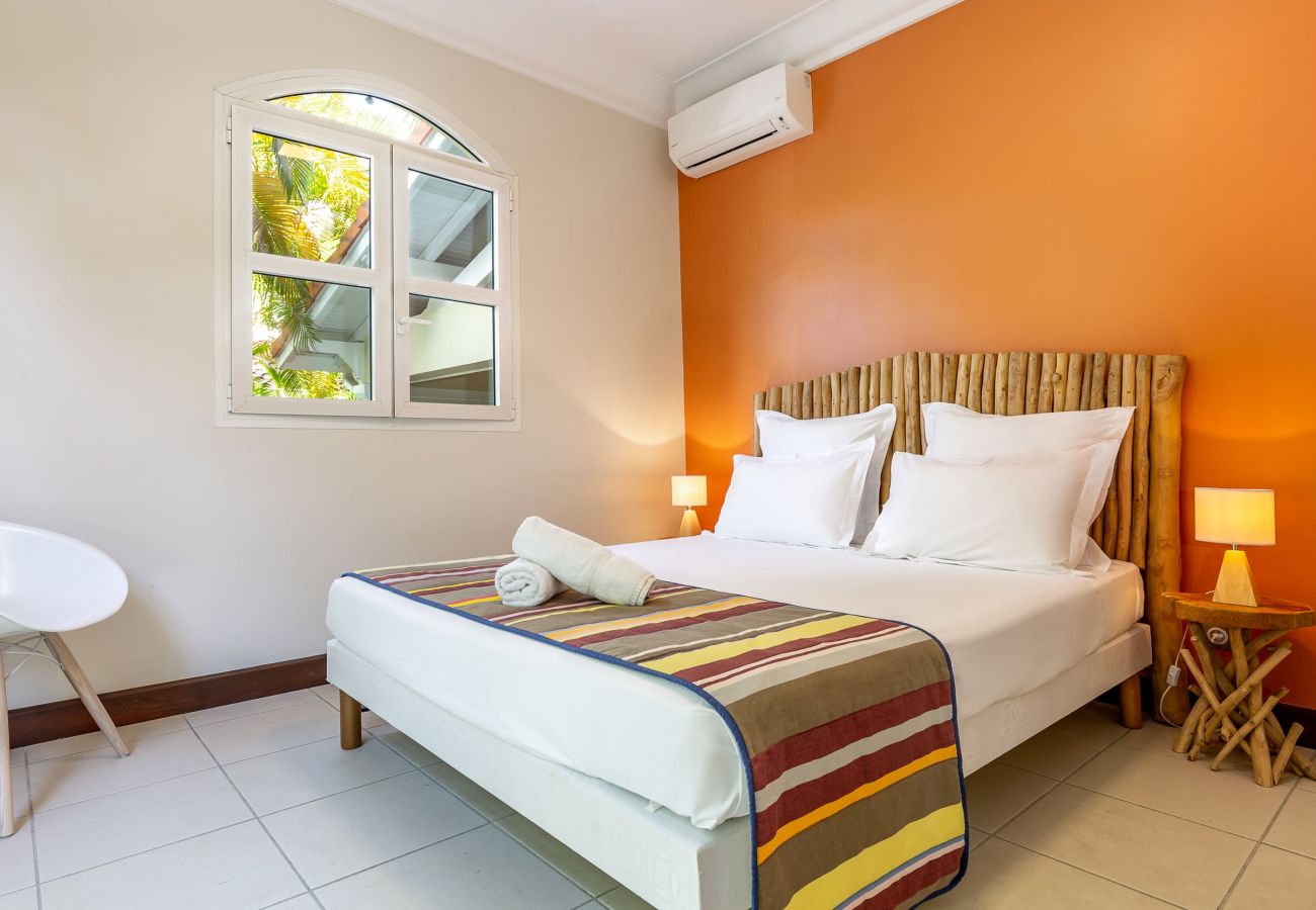 Chambre Villa Marine, villa de luxe en Guadeloupe à Saint-François Chambre Villa Marine, villa de luxe en Guadeloupe à Saint-François