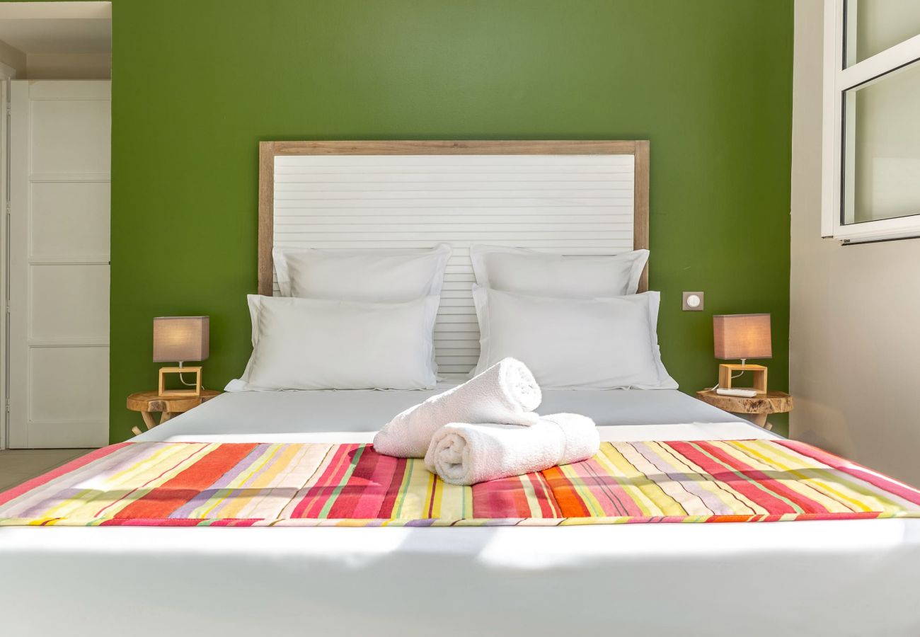 Chambre Villa Marine, villa de luxe en Guadeloupe à Saint-François Chambre Villa Marine, villa de luxe en Guadeloupe à Saint-François