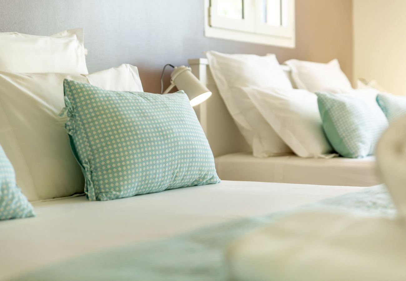 Chambre Villa Marine, villa de luxe en Guadeloupe à Saint-François Chambre Villa Marine, villa de luxe en Guadeloupe à Saint-François