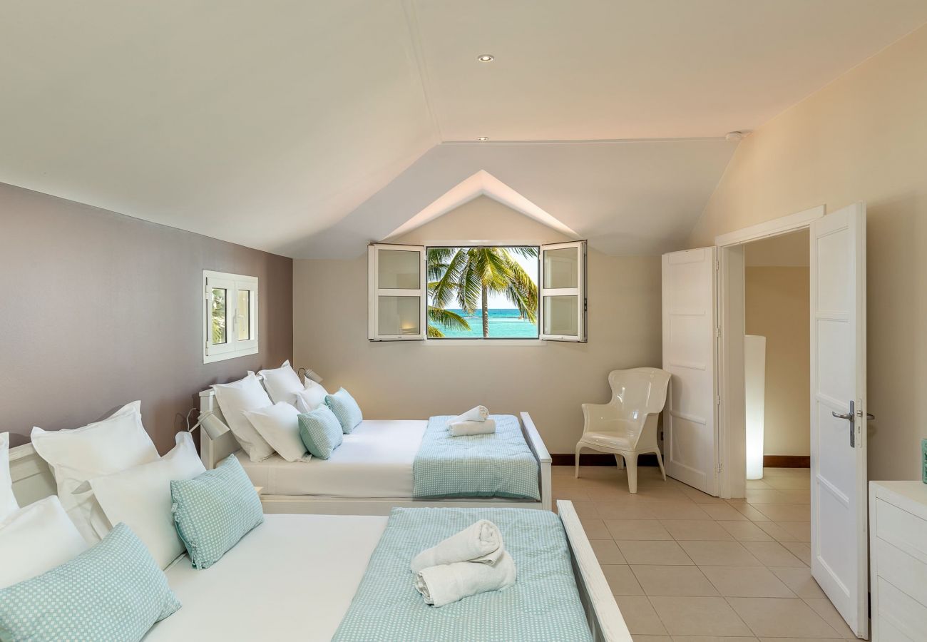 Chambre Villa Marine, villa de luxe en Guadeloupe à Saint-François Chambre Villa Marine, villa de luxe en Guadeloupe à Saint-François