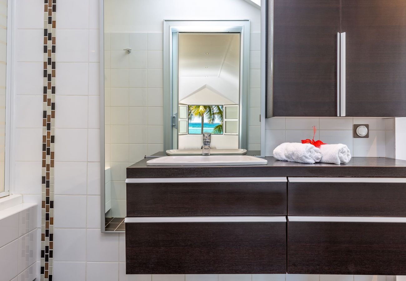 Salle de bain Villa Marine, villa en Guadeloupe à Saint-François Salle de bain Villa Marine, villa en Guadeloupe à Saint-François