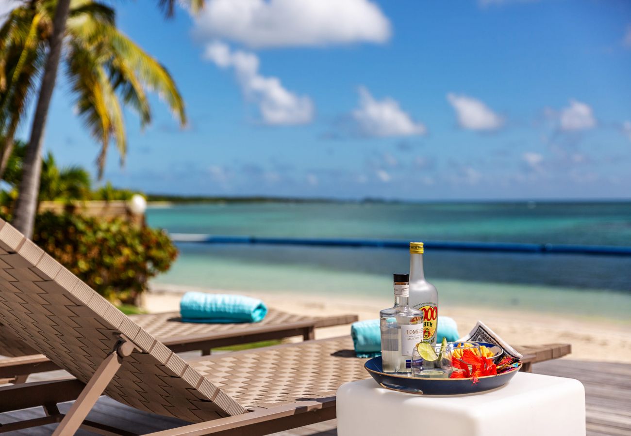 Vue Villa Marine, villa de luxe en Guadeloupe à Saint-François Vue Villa Marine, villa de luxe en Guadeloupe à Saint-François