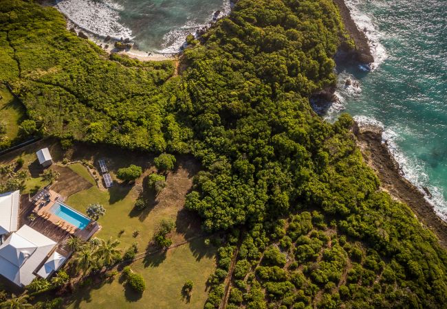 Vue de la Villa du Cap, villa de luxe en Guadeloupe à Sainte-Anne
