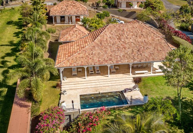 Piscine, Hameau Cerisier, villa de luxe en Martinique à Le François